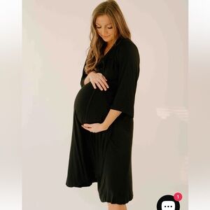 Lila labor and delivery gown in black